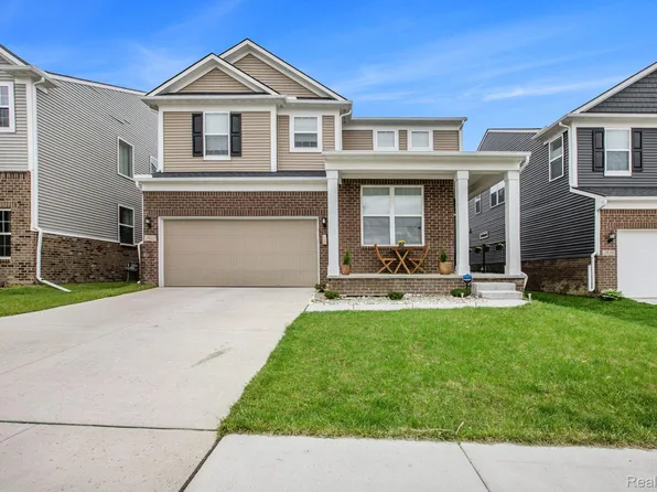 2822 Dillon Dr, Ann Arbor, MI 48105