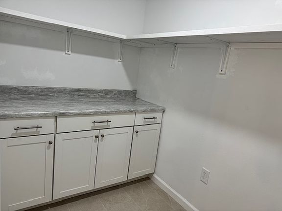 5th image of 1233 Honeytree Ln E