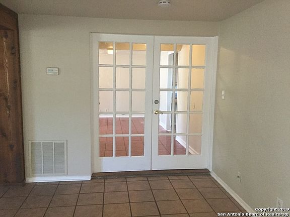 3rd image of 522 Cloudcroft Dr