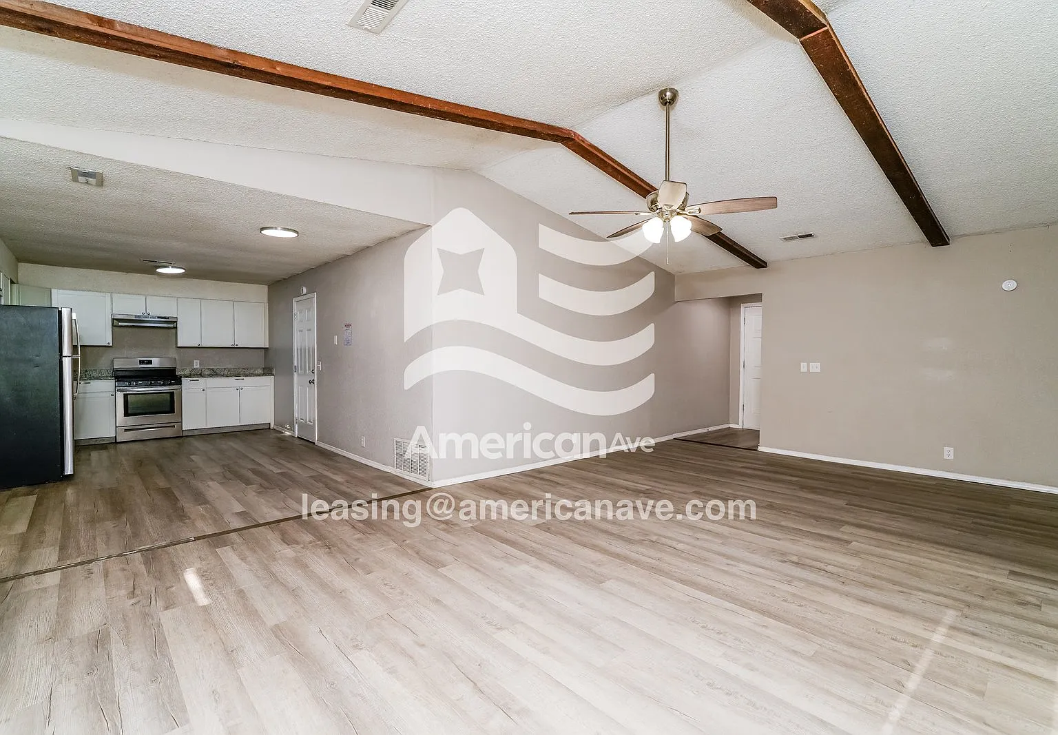 3 bed, 2.0 bath, 1441 sqft, $1,665 — Photo 4