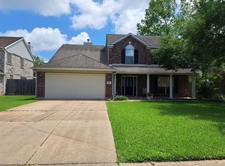 130 Plum Cir, Lake Jackson, TX 77566