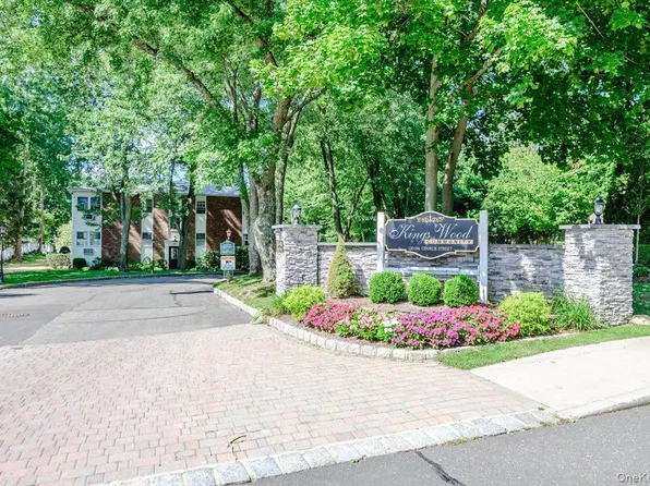 140 Church Street #3C, Kings Park, NY 11754