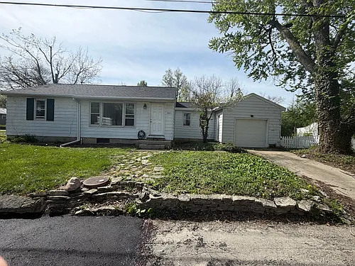 2201 W Euclid Ave Photo 1