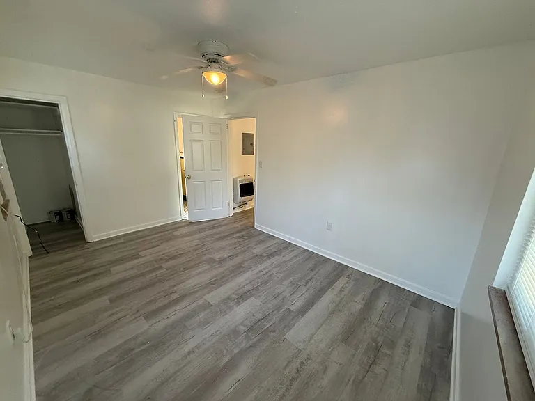205 Holmes Dr #A — Photo 7