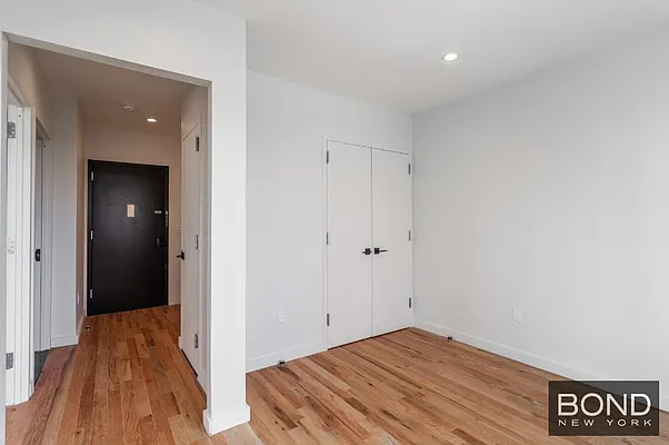 Rented by Bond New York | media 20