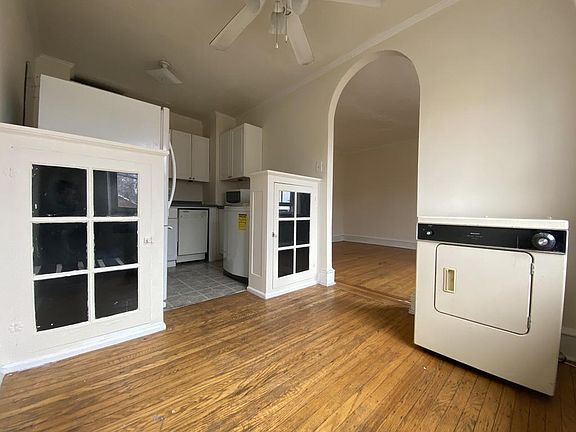 4th image of 325 S 11th St Floor 3