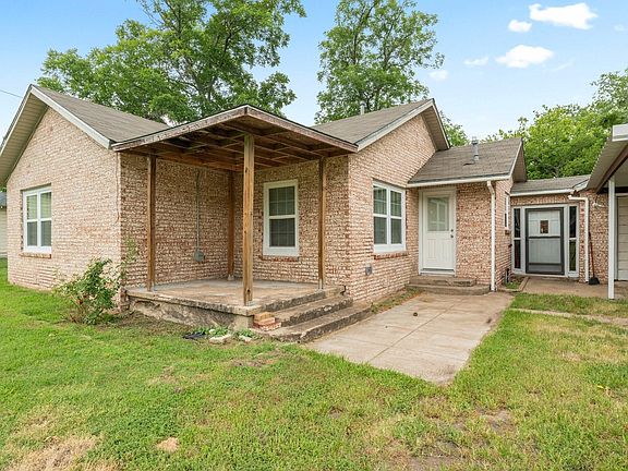 5th image of 1116 S Texas St