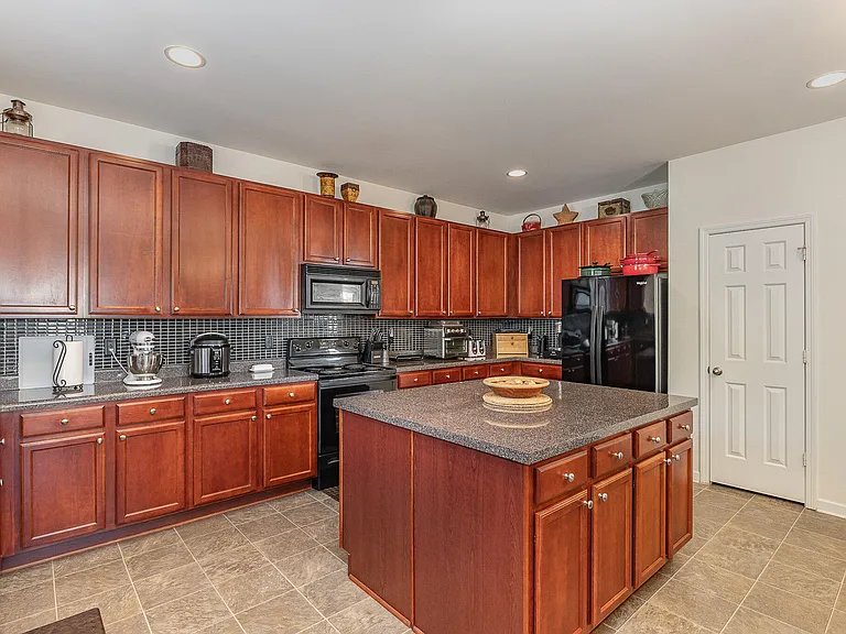 6049 Ricker Rd — Photo 11