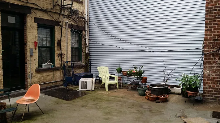 Rented by Signature Property Realty | media 26