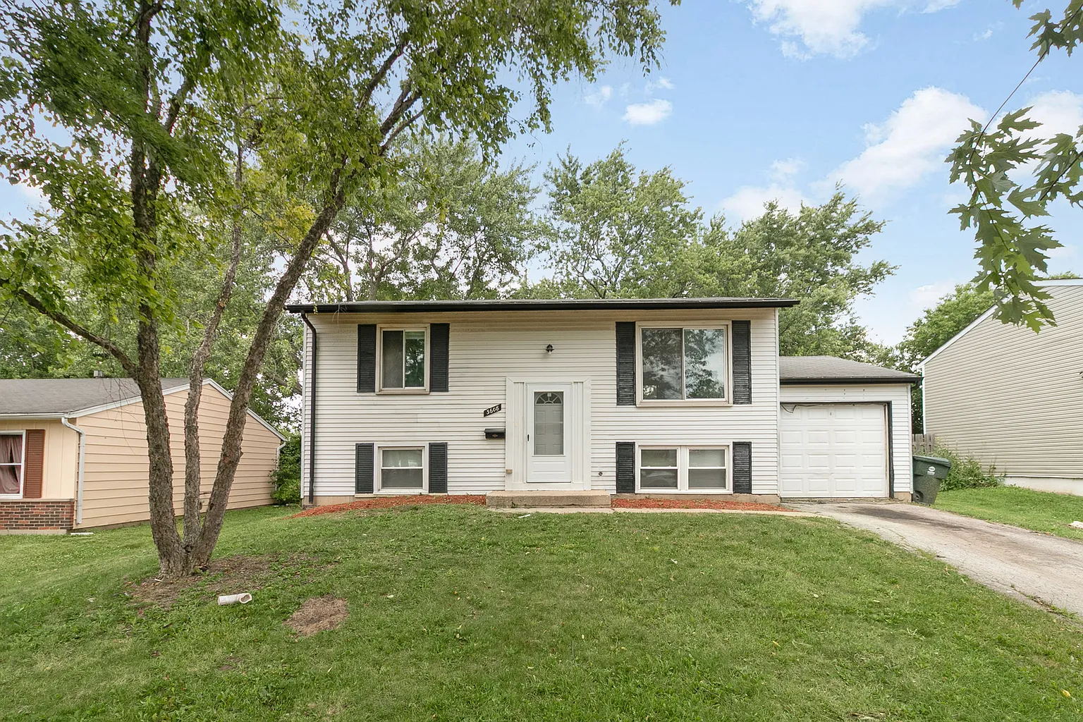 3608 175th Pl photo 1