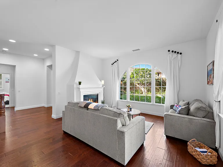 1 Julia St — Photo 18