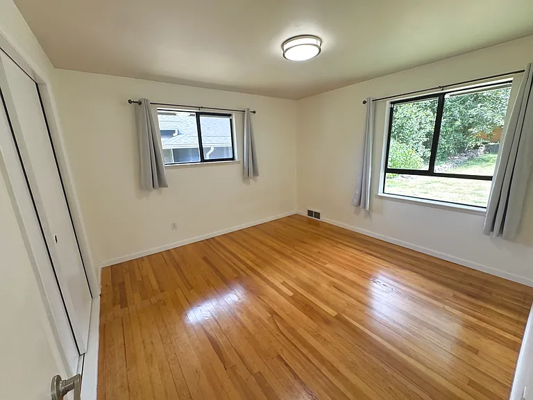1st Bedroom (Upstairs)