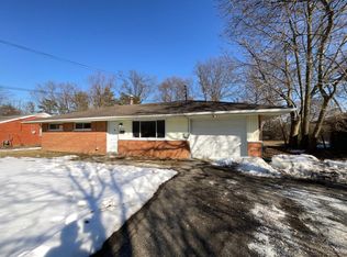 8724 Neptune Dr, Cincinnati, OH 45231