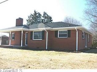 942 S Franklin Rd, Mount Airy, NC 27030