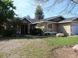 757 N Rene Dr, Dinuba, CA 93618