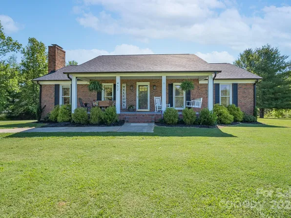 452 Leisure Ln, Catawba, SC 29704