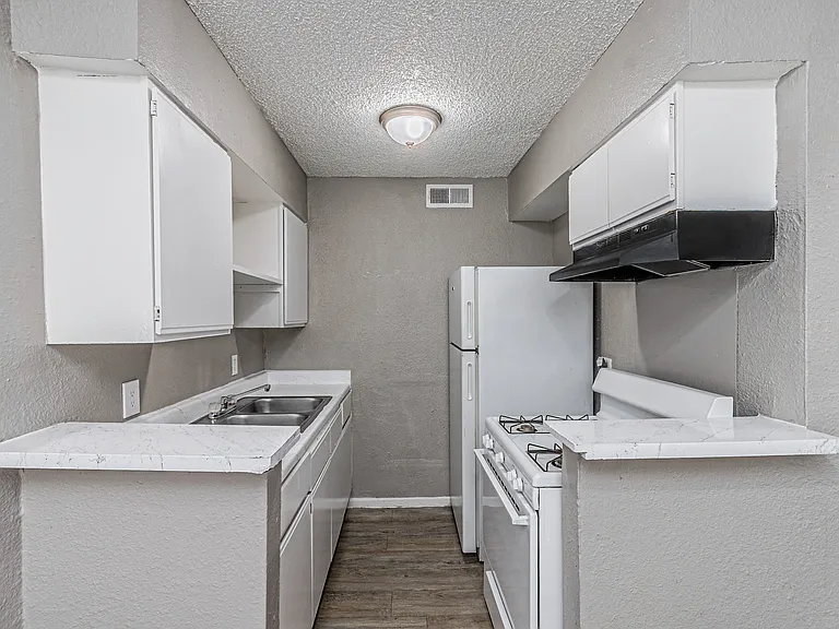Morningside Apartments — Photo 7