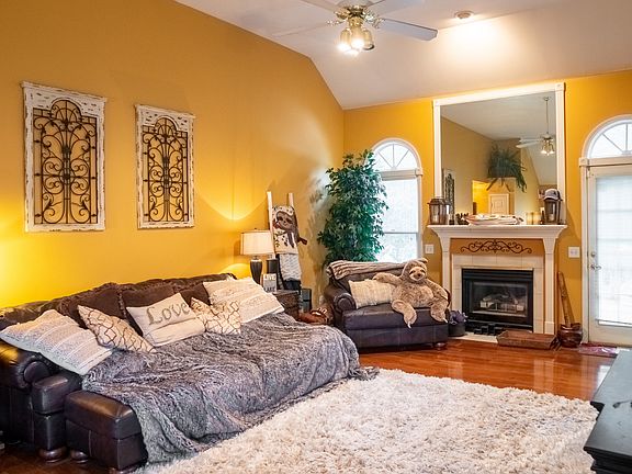 5th image of 1005 Wemberton Pl