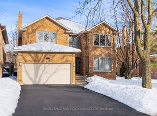 27 Savoy Cres, Vaughan, ON L4J 7W3