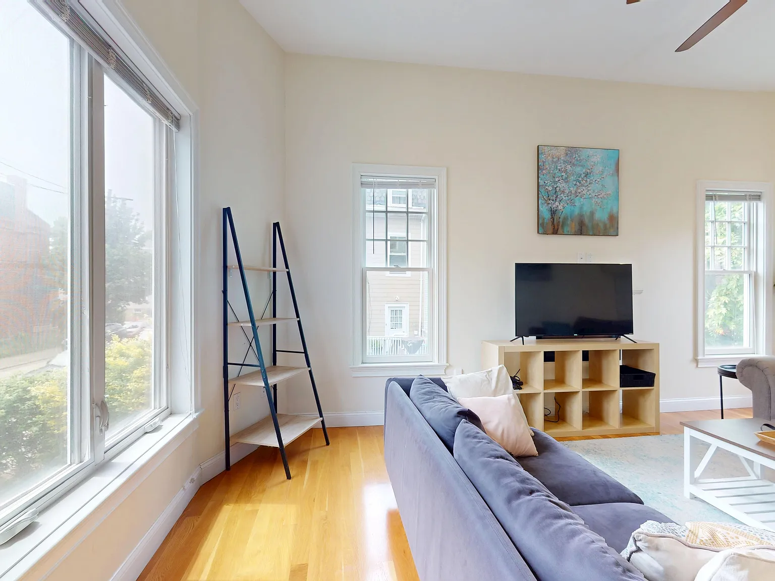 4 bed, 2.5 bath, 1640 sqft, $6,500 — Photo 4