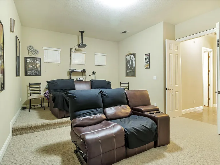 5600 Laguna Cliff Ln — Photo 14