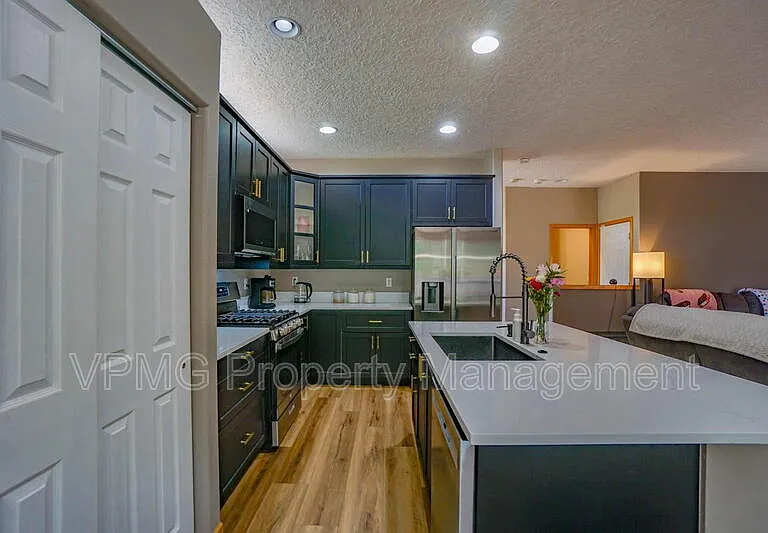 17301 SE 24th St — Photo 17
