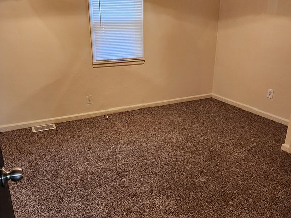 Bedroom 1 - Master Bedroom