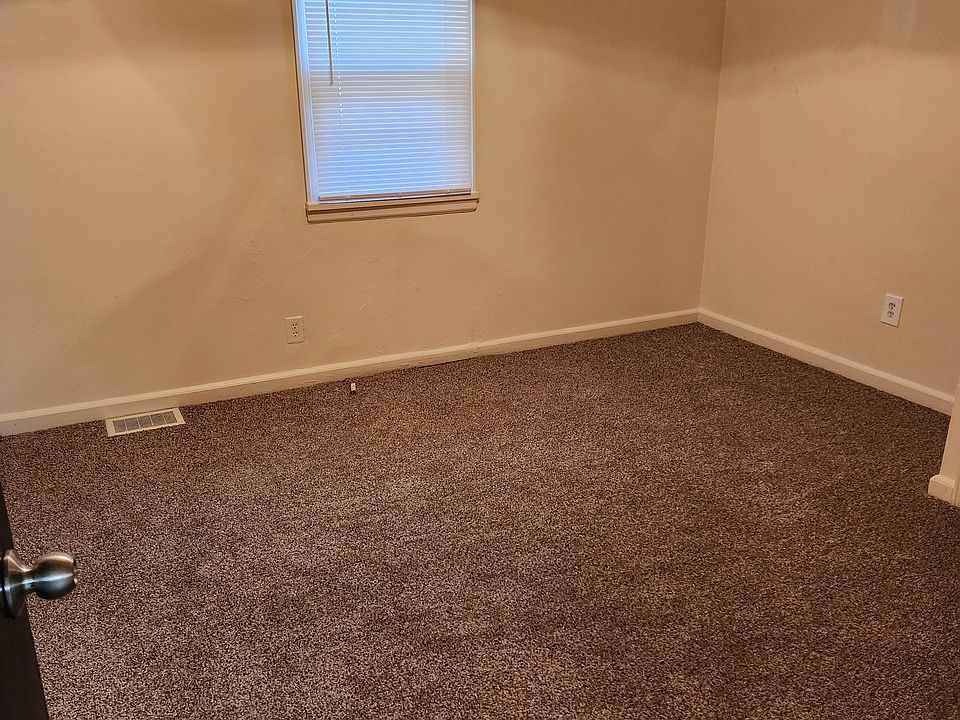 Bedroom 1 - Master Bedroom