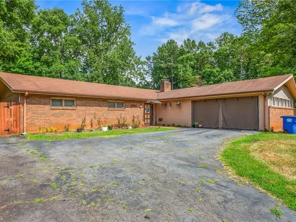 2551 Dilworth St, Winston Salem, NC 27101