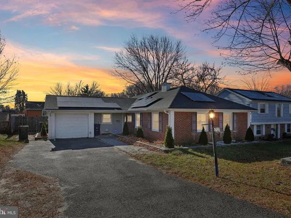 22 Palfrey Ln, Willingboro, NJ 08046