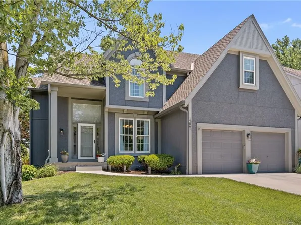 12061 S Summit St, Olathe, KS 66062