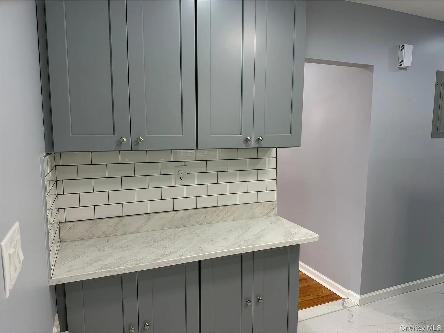 3 bed, 1.0 bath, 1100 sqft, $3,800 — Photo 4
