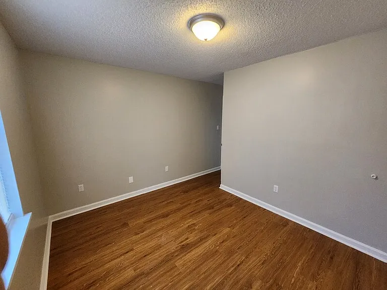 403 Austin Ave #B — Photo 2