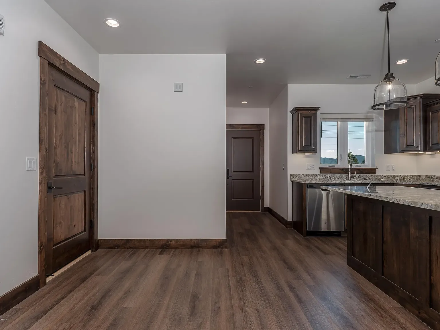 3 bed, 1650 sqft, $3,400 — Photo 2