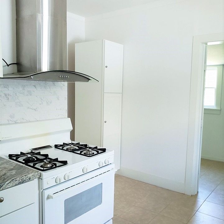 436 E College Ave, Blackwell, OK 74631 Zillow