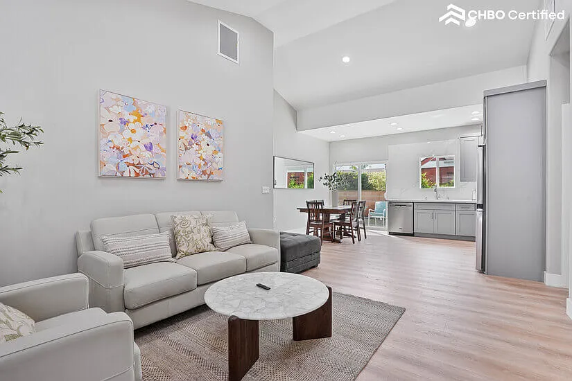 Modern Furnished Housing Near Disneyland — Photo 2