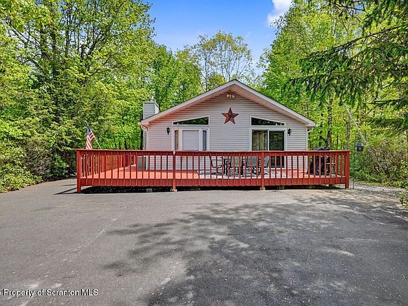 2nd image of 72 Hawthorn Dr