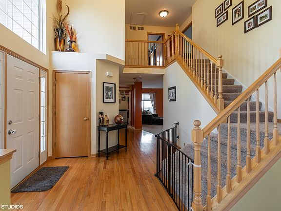 3rd image of 14421 W Melbourne Pl