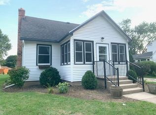 208 4th St, Waunakee, WI 53597