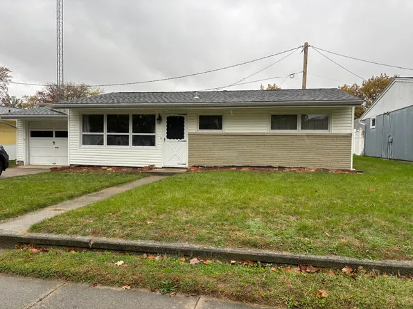 208 W Mechanic St, Wapakoneta, OH 45895