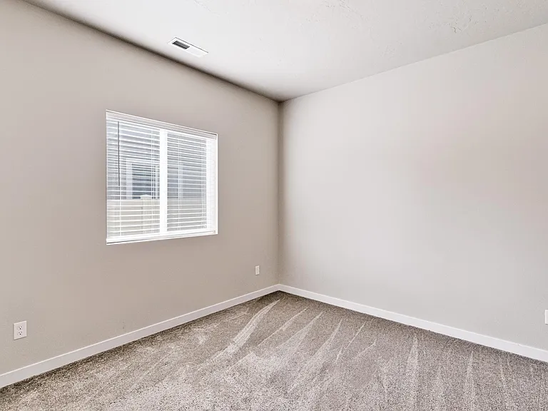 1935 W Heavy Timber Dr — Photo 10