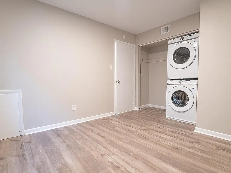 184 1st Ave #1 — Photo 3