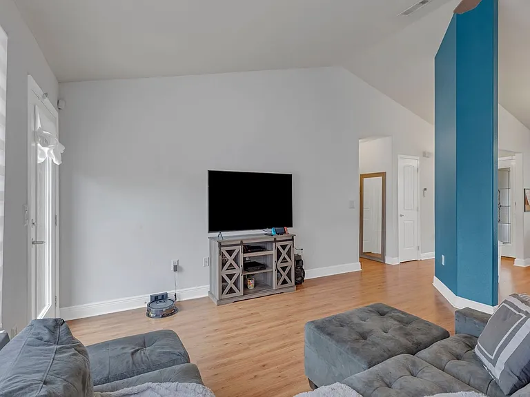 131 Bronze Cir — Photo 13