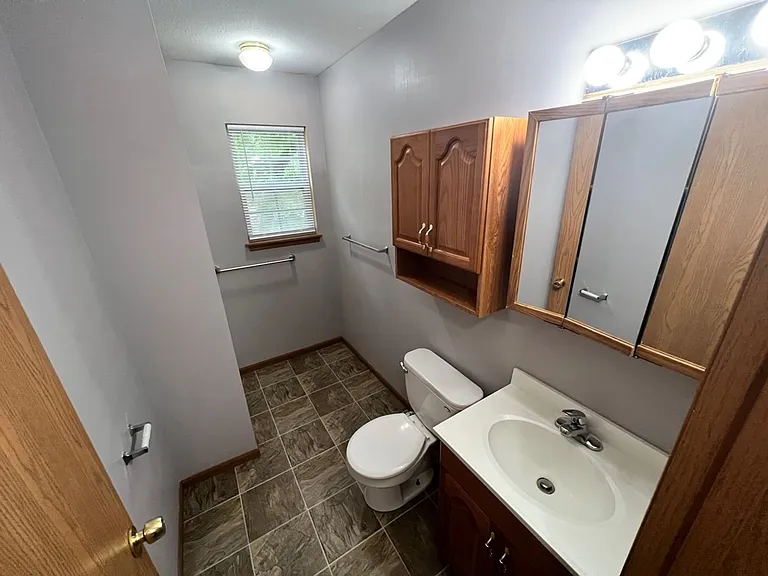 915 Colorado St — Photo 3