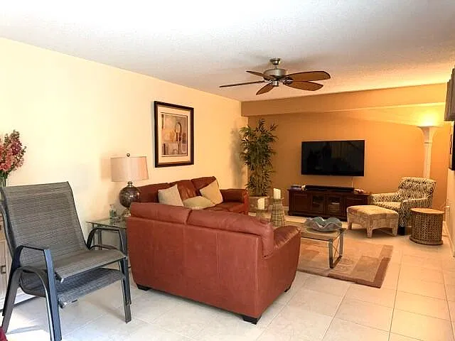 2 bed, 2.5 bath, 1236 sqft, $5,500 — Photo 2