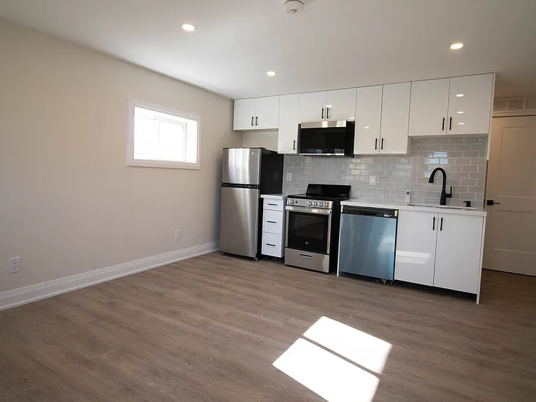 184 Bradley Ave #3 — Photo 4