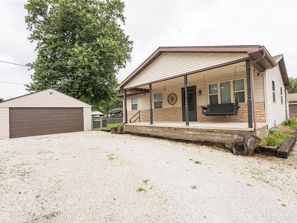 1st image of 405 Vance Ln