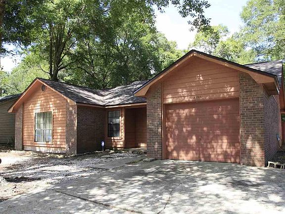 2nd image of 8157 Crystal Wells Pl