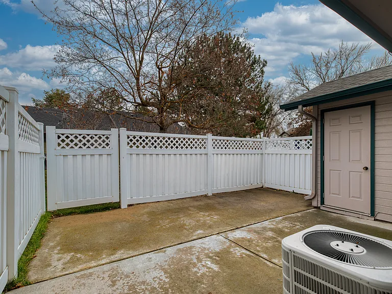 E Chester Ln — Photo 19