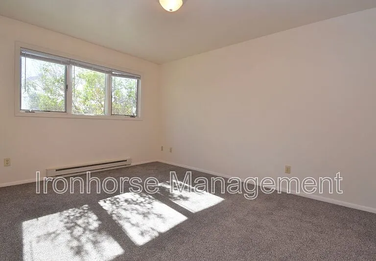 813 W Villard St #71 — Photo 18